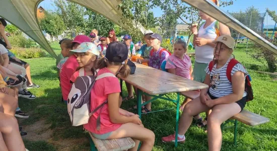 ANIOLY UMIERAJĄ NOC