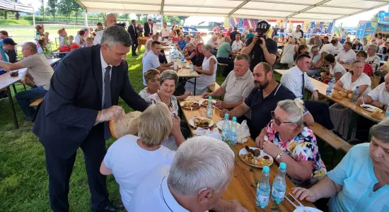 eec0c9c62390a0e81fa2eb16dac923b9