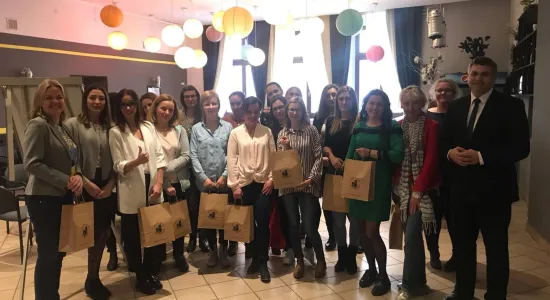 53761036 2233212030050630 1564564579143385088 