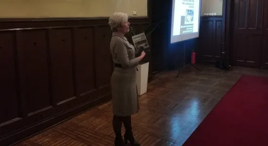 fe79ec9c3b63f0732c67195d0f5992d2