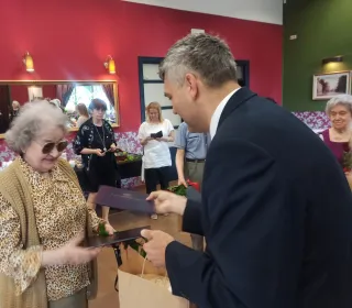 11098210ae7e0592ea503ab0cae139b6