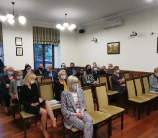 243599716 823220378369094 3946473114786087254 