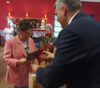 253266d0b364b563ee274edb64f24cb6