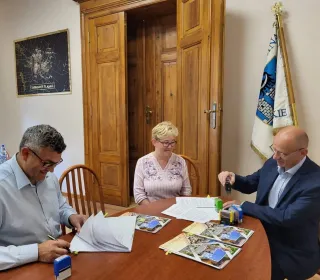 2b209669667b04a88a40234592cd05a6