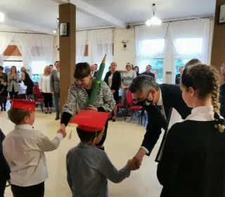 245180921 4610480772331098 2419427261223097495 