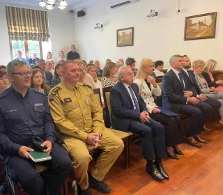 438246215 780566347379356 1519278551637074753 