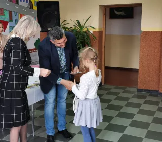 72798741 2450703795177387 7687884390600278016 