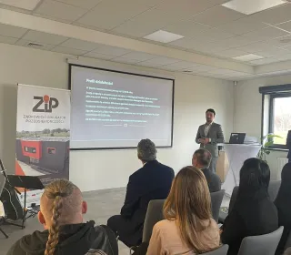 41a14119b45442055d9dee74dec727d9