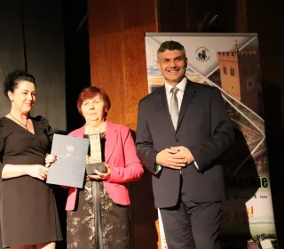 4e05de99d4cc4223c2d109c47bb01d69