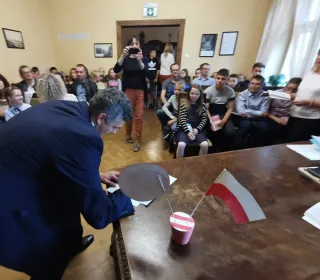 69801805 477293186186507 7549874090513793024 