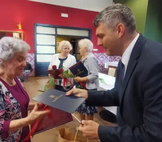 5730379f081cef4bcdd67cc3daeb2761