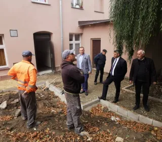 72172202 2621320514595119 1083012738541682688 