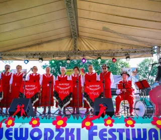 358568929 743418451117502 4886350579051110718 