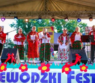 358478304 743418361117511 1697108366702951819 