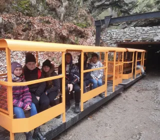 735412e057c4e8ae64c92f9ab5246a1e