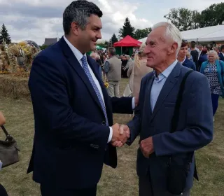 40227155 306793879904488 1368838530008088576 