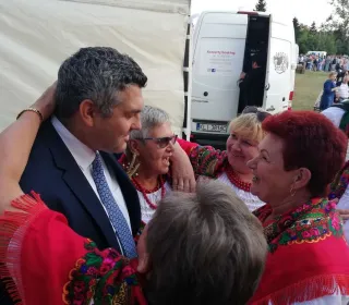 40143915 1054038314753191 5384436701827432448 