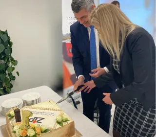 78df62bd9af3e43a419a8a39f857b551