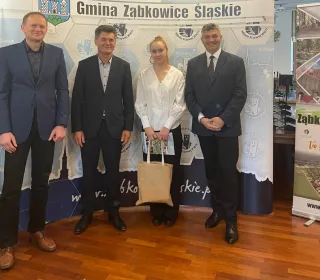 7ae2e256996d1bd3eb71c67221f07652