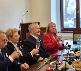 7e90b2807b92a99ba6a026642ecb6c93