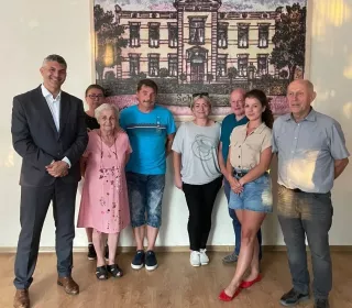 458747323 17981406326725029 994932288172715964 