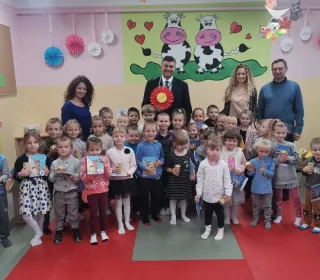 71168946 2615323478528156 1099296699022573568 