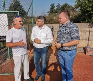 8342c61c53cf5ead072e2169fbd25f1e