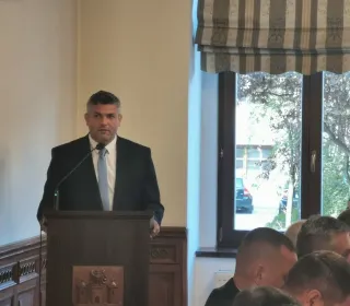 8839163a4c6632dae1275e6e7037949d