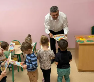 384469037 1836164453482479 7983418766380450031 