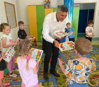 382537131 272393179032389 3576298359366880093 