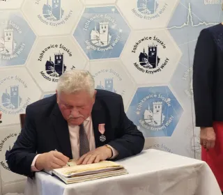 9134928125eac849d9dcb0b2643fc14a