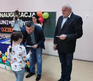 73458724 406829430007310 7429147546280263680 