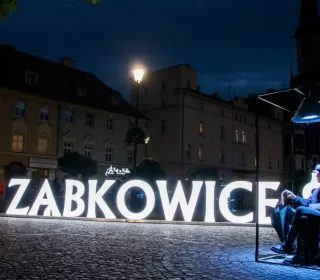 9a942851eb080eab9299975fba7ba701