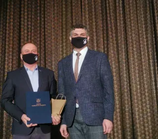 9e4004c1596fc3ba53abfd37af949e60