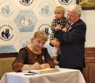 aadf8a6a1e4eb7326e6d80a6bcabada6