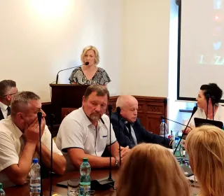 adcbedebb828e687ced30e3ec1c2b5fc