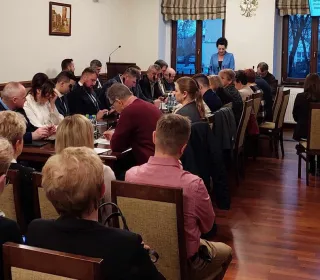 420191728 296078260153629 5925150572009618156 