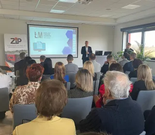 d7c4df7715b93f26bef70881a9f28885