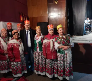 81963926 555783891644241 3351620155120549888 