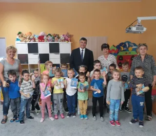 70942700 2607538252640012 845716843409702912 