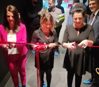 f00bdcfa19f14cecad72d959bdf70d70