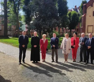 f1ee9320ac4b67f9886f50608e99d39c