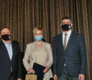 f8b0c603899e667681810bfe36fa72a0