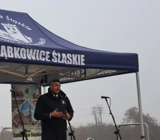 f8cb75980504c16c2d2a49466538419a