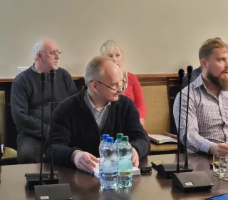 fc875726dcaf89e360c42b5a98061f61