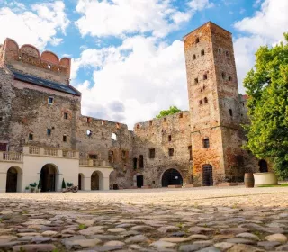 56742582 261562618082778 2926798244019175424 