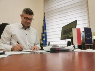 zdjęcie szef umowy piece