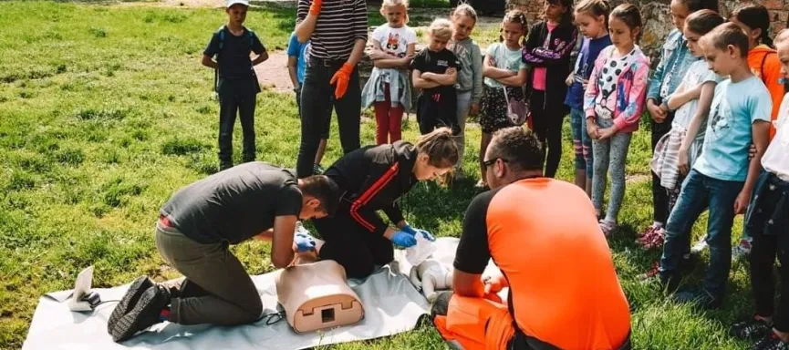 61029418_2377061752354331_1806955344870506496_o