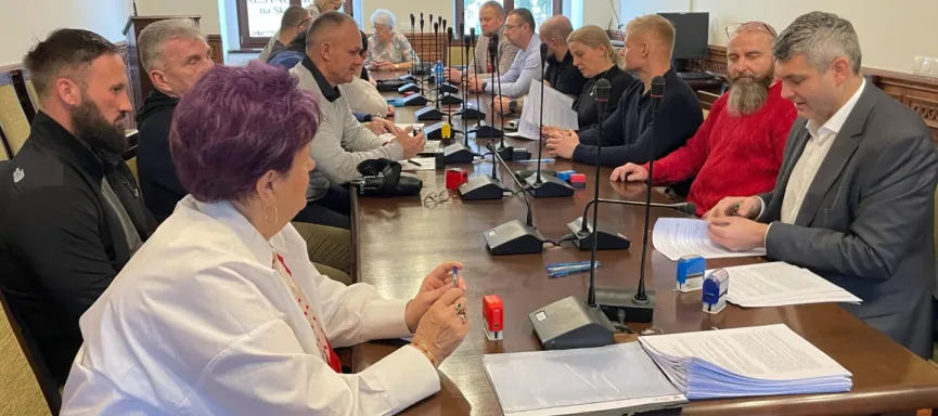 5b74a663-eccd-4fba-9876-13ac6bf12870